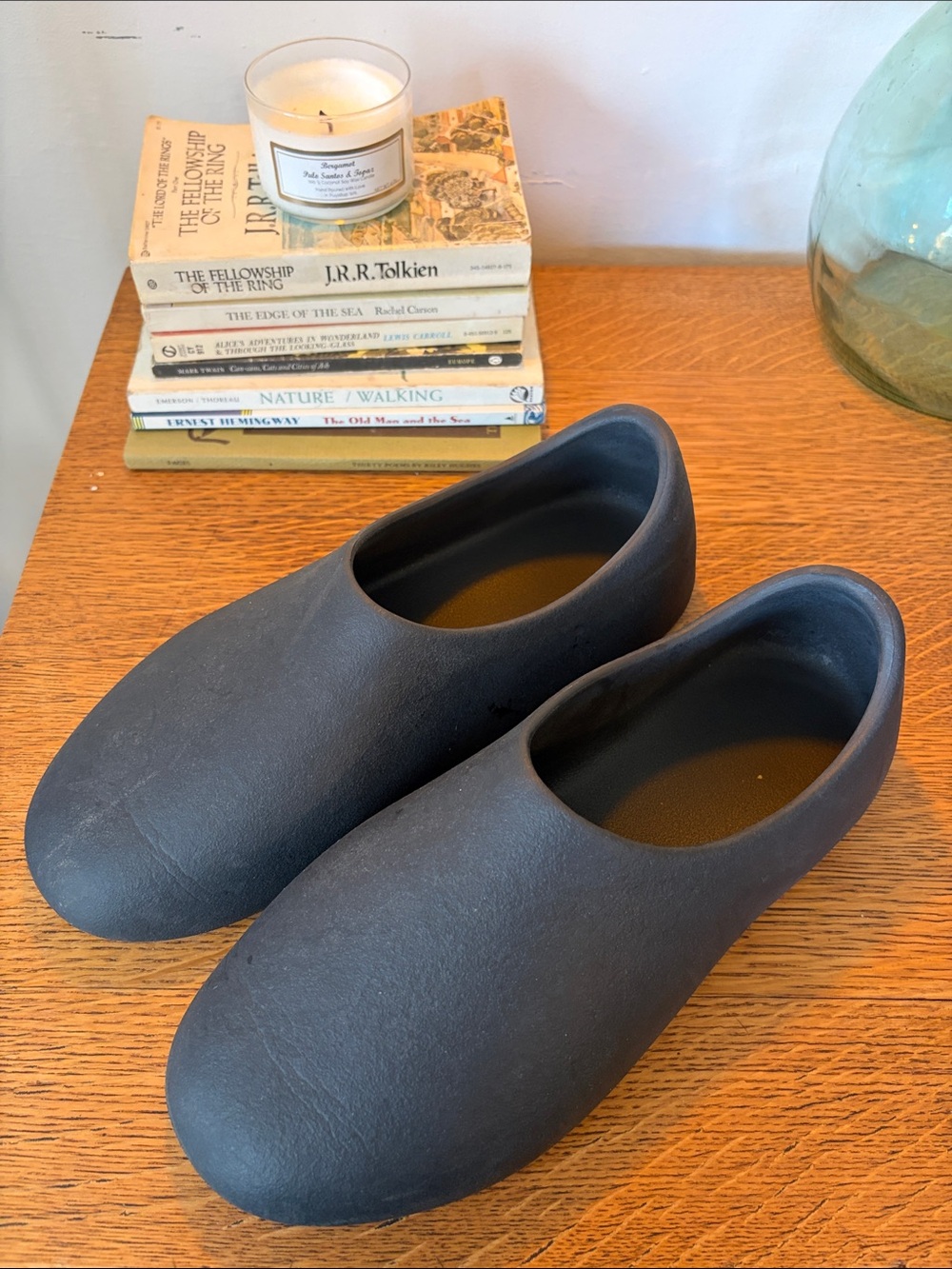 Men's Minimalist Slip-On Shoes in Black